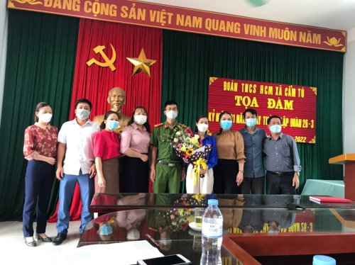 tặng hoa chúc mừng.jpg