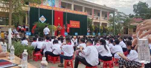 tiểu hoc học.jpg